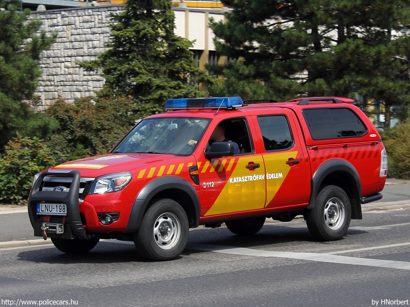 Ford Ranger, Veszprém Megyei Katasztrófavédelmi Igazgatóság, fotó: HNorbert
Keywords: tûzoltó tûzoltóautó tûzoltóság katasztrófavédelem magyar Magyarország LNU-198 fire firetruck Hungary hungarian
