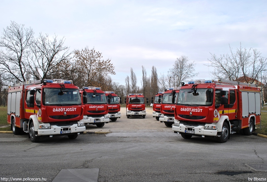 Renault Midlum 300 HEROS AQUADUX-X 3000, fotó: Bbazsa
Keywords: tûzoltó tûzoltóautó tûzoltóság katasztrófavédelem magyar Magyarország MZZ-174 MZZ-173 fire firetruck Hungary hungarian