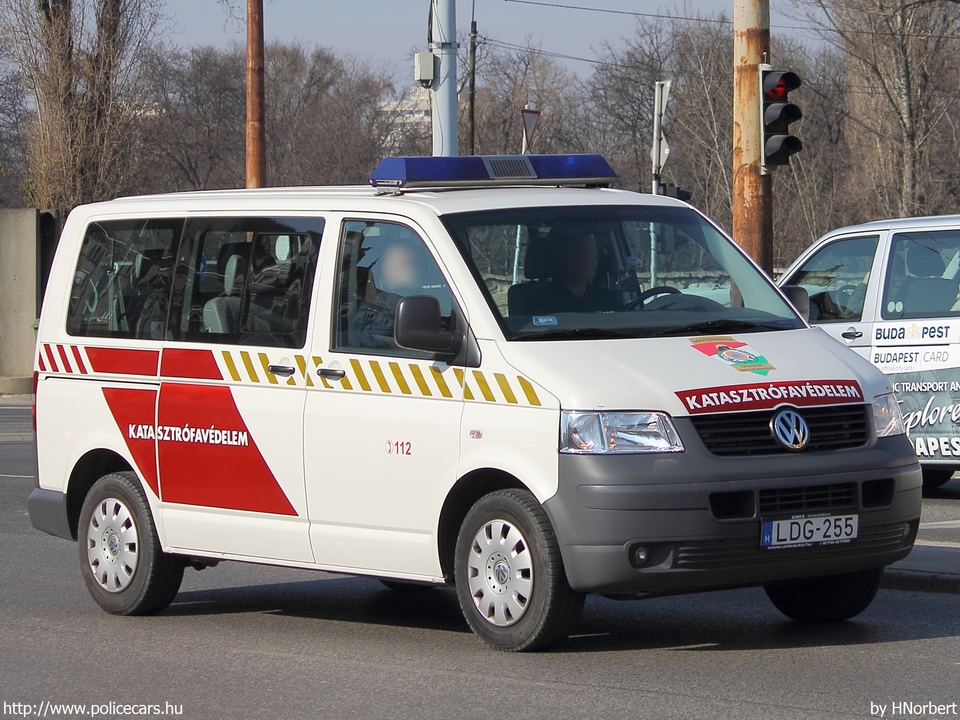 Volkswagen Transporter T5, Jász-Nagykun-Szolnok Megyei Katasztrófavédelmi Igazgatóság, fotó: HNorbert
Keywords: tûzoltóautó tûzoltóság tûzoltó magyar Magyarország katasztrófavédelem LDG-255 fire firetruck Hungary hungarian