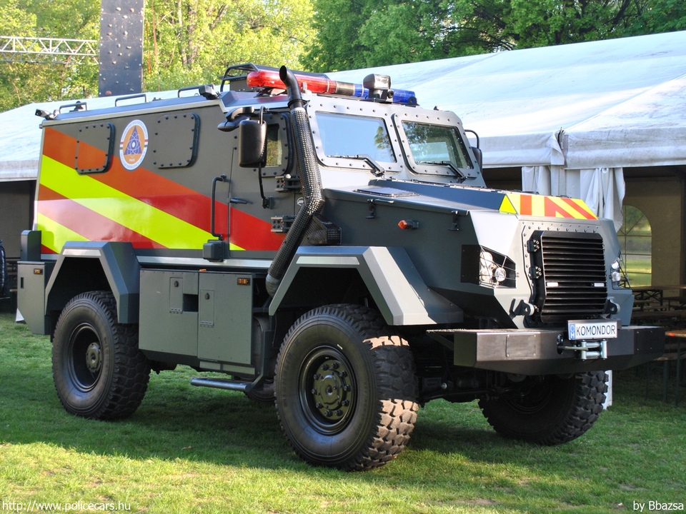 Komondor RDO-3221, MVM Paksi Atomerõmû Zrt., fotó: Bbazsa
Keywords: tûzoltó tûzoltóautó tûzoltóság magyar Magyarország létesítményi fire firetruck Hungary hungarian