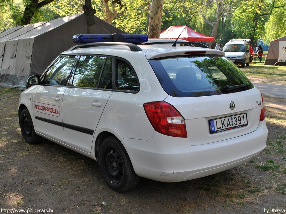 Skoda Fabia II, fotó: Bbazsa
Keywords: tûzoltóautó tûzoltóság tûzoltó magyar Magyarország katasztrófavédelem LKA-391 fire firetruck Hungary hungarian