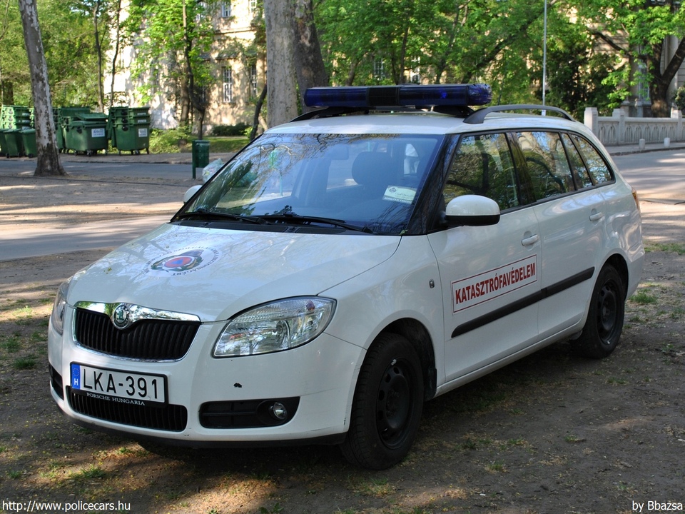 Skoda Fabia II, fotó: Bbazsa
Keywords: tûzoltóautó tûzoltóság tûzoltó magyar Magyarország katasztrófavédelem LKA-391 fire firetruck Hungary hungarian