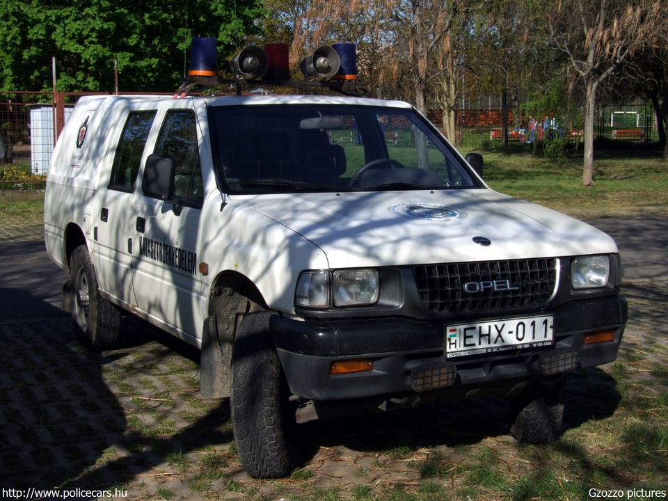 Opel Campo, Fejér Megyei Katasztrófavédelmi Igazgatóság, fotó: Gzozzo pictures
Keywords: tûzoltóautó katasztrófavédelem magyar Magyarország EHX-011 fire firetruck Hungary hungarian