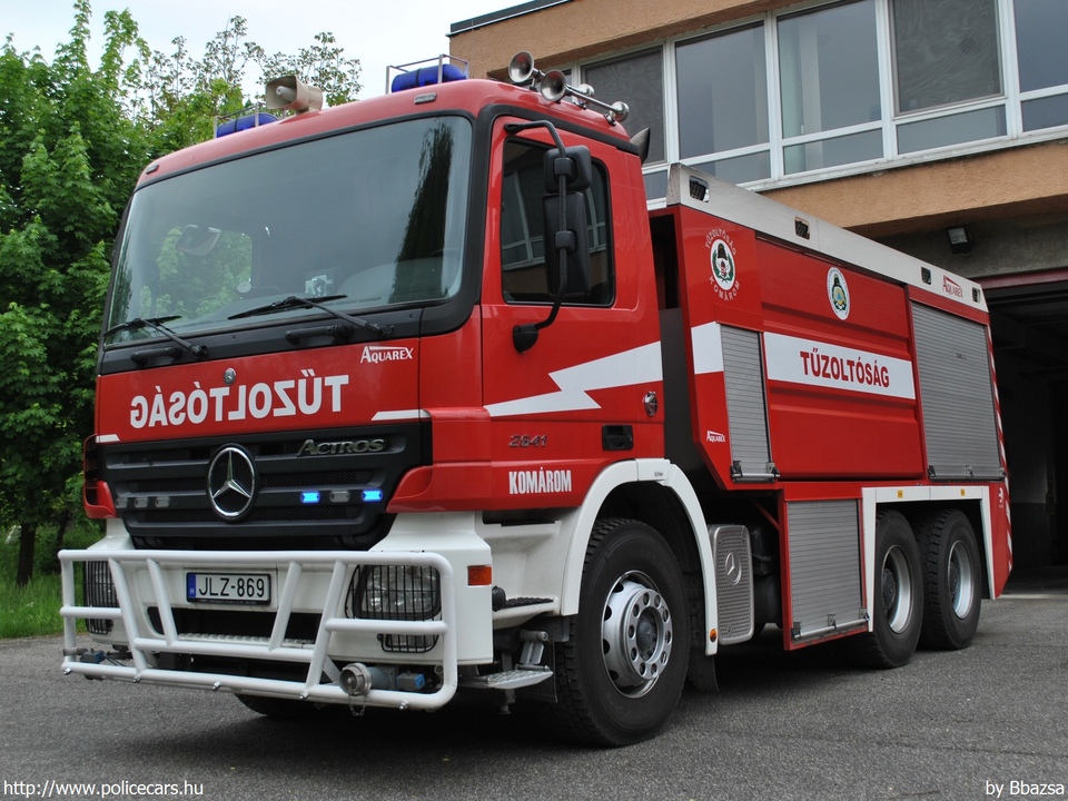 Mercedes-Benz Actros 2641 HEROS AQUAREX, Komárom-Esztergom Megyei Katasztrófavédelmi Igazgatóság, Tatabányai Katasztrófavédelmi Kirendeltség, Komáromi Hivatásos Tûzoltóparancsnokság, fotó: Bbazsa
Keywords: tûzoltóautó tûzoltóság tûzoltó magyar Magyarország katasztrófavédelem JLZ-869 fire firetruck Hungary hungarian