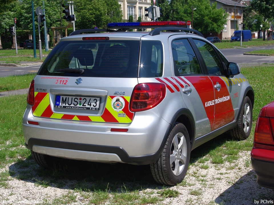 Suzuki SX4, Fõvárosi Katasztrófavédelmi Igazgatóság, Dél-Pesti Katasztrófavédelmi Kirendeltség, fotó: PChris
Keywords: tûzoltóautó tûzoltóság tûzoltó magyar Magyarország katasztrófavédelem MUS-243 fire firetruck Hungary hungarian