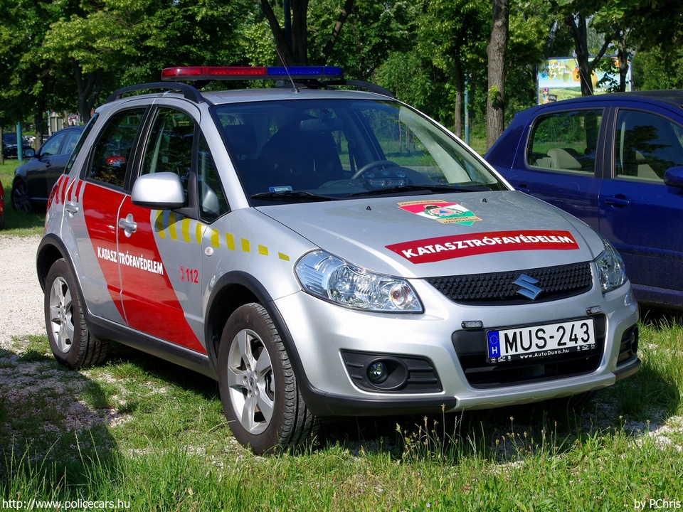Suzuki SX4, Fõvárosi Katasztrófavédelmi Igazgatóság, Dél-Pesti Katasztrófavédelmi Kirendeltség, fotó: PChris
Keywords: tûzoltóautó tûzoltóság tûzoltó magyar Magyarország katasztrófavédelem MUS-243 fire firetruck Hungary hungarian