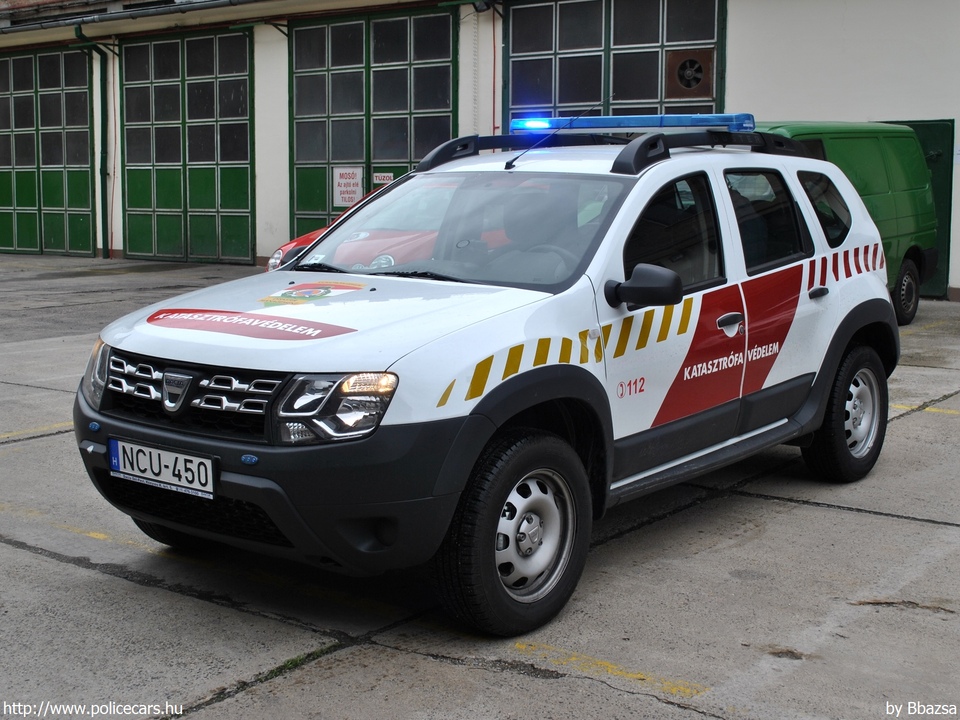 Dacia Duster, Fõvárosi Katasztrófavédelmi Igazgatóság, fotó: Bbazsa
Keywords: tûzoltóautó tûzoltóság tûzoltó magyar Magyarország katasztrófavédelem NCU-450 fire firetruck Hungary hungarian
