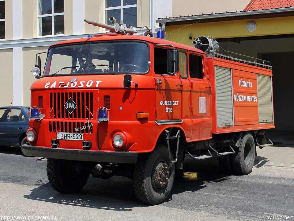 IFA W50LA, Önkéntes Tûzoltó Egyesület Kunsziget, fotó: HNorbert
Keywords: tûzoltó tûzoltóság tûzoltóautó ÖTE magyar Magyarország BHR-929 hungarian Hungary fire firetruck