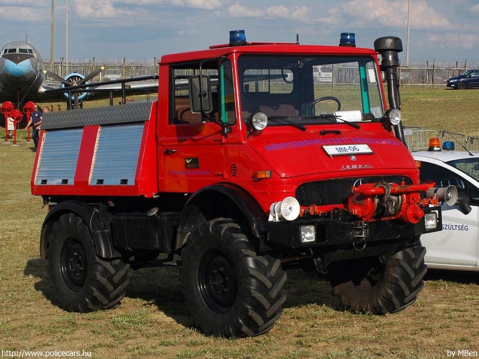 Mercedes Unimog, Fõvárosi Katasztrófavédelmi Igazgatóság, Repülõtéri Kényszerhelyzeti Készültség, fotó: MBen
Keywords: tûzoltó tûzoltóautó tûzoltóság magyar Magyarország létesítményi fire firetruck Hungary hungarian