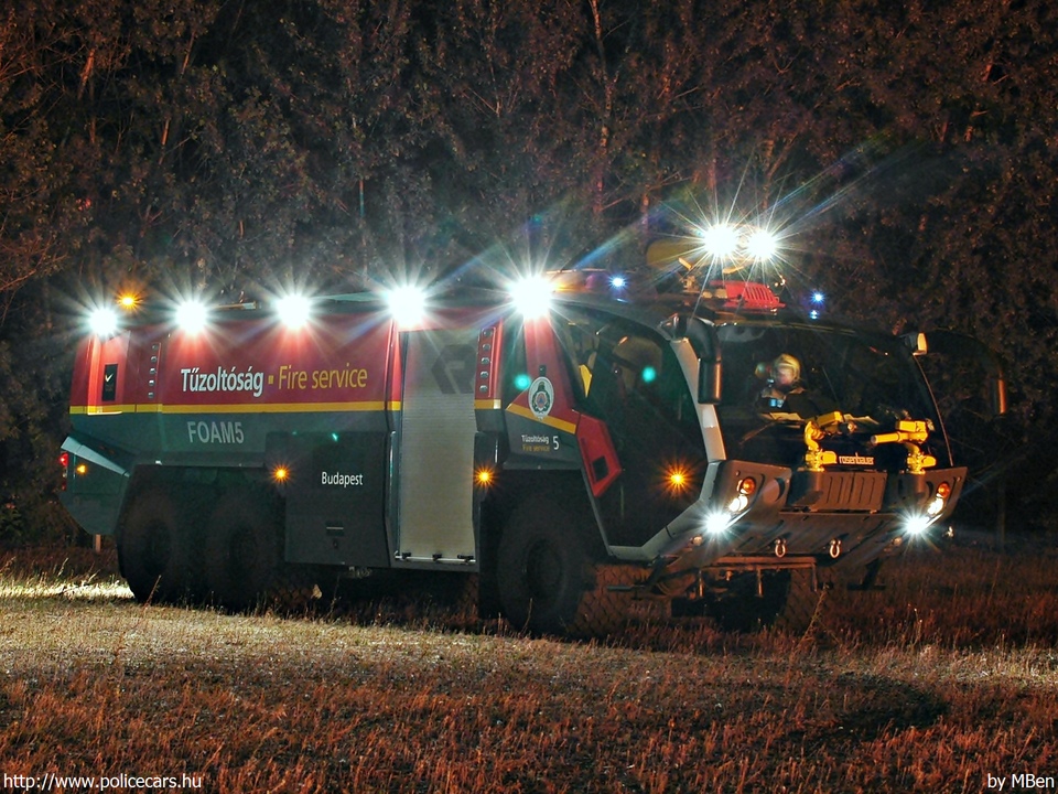 Rosenbauer Panther, Fõvárosi Katasztrófavédelmi Igazgatóság, Dél-pesti Katasztrófavédelmi Kirendeltség, Budapest Airport (Ferihegy) Repülõtéri Tûzoltóság, fotó: MBen
Keywords: tûzoltóautó tûzoltóság tûzoltó magyar Magyarország katasztrófavédelem fire firetruck Hungary hungarian