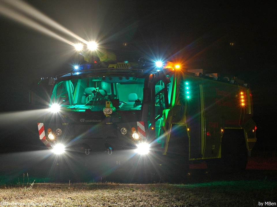 Rosenbauer Panther, Fõvárosi Katasztrófavédelmi Igazgatóság, Dél-pesti Katasztrófavédelmi Kirendeltség, Budapest Airport (Ferihegy) Repülõtéri Tûzoltóság, fotó: MBen
Keywords: tûzoltóautó tûzoltóság tûzoltó magyar Magyarország katasztrófavédelem fire firetruck Hungary hungarian