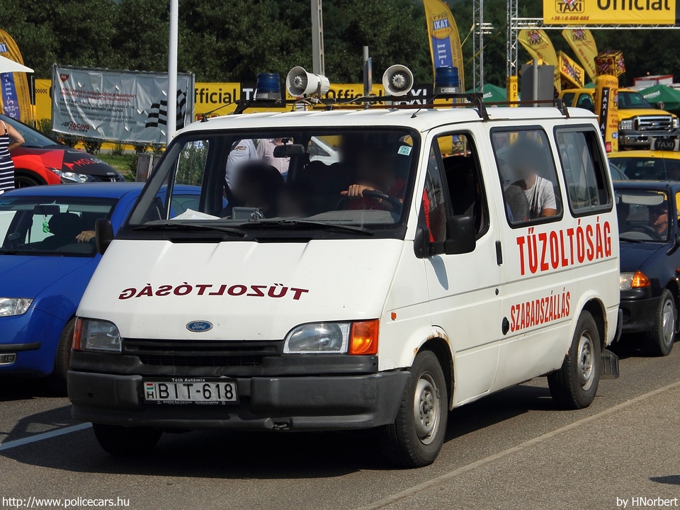 Ford Transit, Szabadszállási Önkormányzati Tûzoltóparancsnokság, fotó: HNorbert
Keywords: tûzoltóautó tûzoltó ÖTP tûzoltóság magyar Magyarország BIT-618 fire firetruck Hungary hungarian