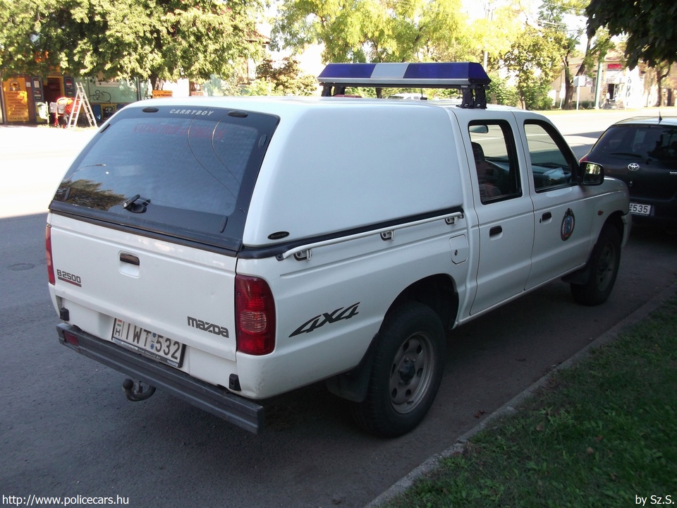 Mazda B2500, Csongrád Megyei Katasztrófavédelmi Igazgatóság, fotó: Sz.S.
Keywords: tûzoltóautó tûzoltóság tûzoltó magyar Magyarország katasztrófavédelem fire firetruck Hungary hungarian IWT-532
