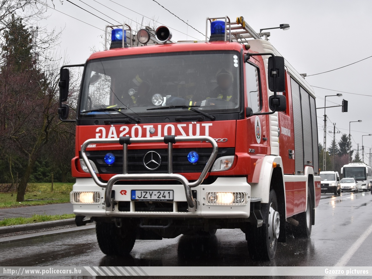 Mercedes-Benz Atego 1529 Rosenbauer, Tolna Megyei Katasztrófavédelmi Igazgatóság, Dombóvári Katasztrófavédelmi Kirendeltség, Dombóvári Hivatásos Tûzoltóság, fotó: Gzozzo pictures
Keywords: tûzoltóautó tûzoltóság tûzoltó magyar Magyarország katasztrófavédelem fire firetruck Hungary hungarian JZY-241