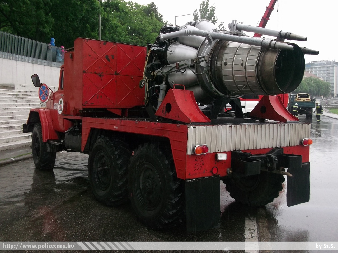 Zil 131, Csongrád Megyei Katasztrófavédelmi Igazgatóság, Szegedi Katasztrófavédelmi Kirendeltség, Szegedi Hivatásos Tûzoltóparancsnokság, fotó: Sz.S.
Keywords: tûzoltóautó tûzoltóság tûzoltó magyar Magyarország katasztrófavédelem AYA-506 fire firetruck Hungary hungarian