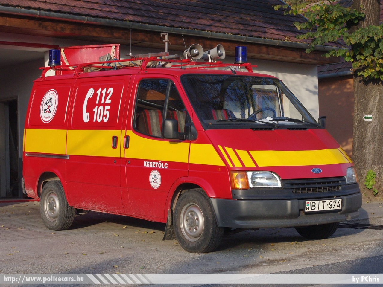 Ford Transit, Kesztölci Önkéntes Tûzoltó Egyesület, fotó: PChris
Keywords: tûzoltóautó tûzoltóság tûzoltó magyar Magyarország ÖTE fire firetruck Hungary hungarian BIT-974