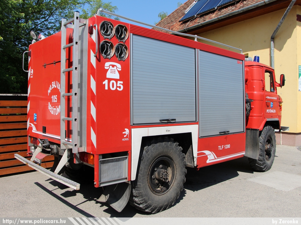 GAZ 66, Petõháza Községi Önkéntes Tûzoltó Egyesület, fotó: Zaronka
Keywords: GAS-629 tûzoltóautó tûzoltó ÖTE tûzoltóság magyar Magyarország fire firetruck Hungary hungarian
