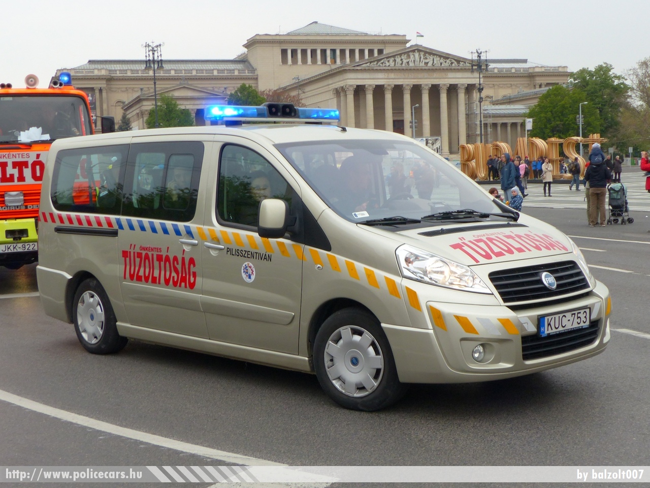 Fiat Scudo, Pilisszentiváni Önkéntes Tûzoltó Egyesület, fotó: balzoolt007
Keywords: tûzoltóautó ÖTE tûzoltóság tûzoltó magyar Magyarország KUC-753 fire firetruck Hungary hungarian