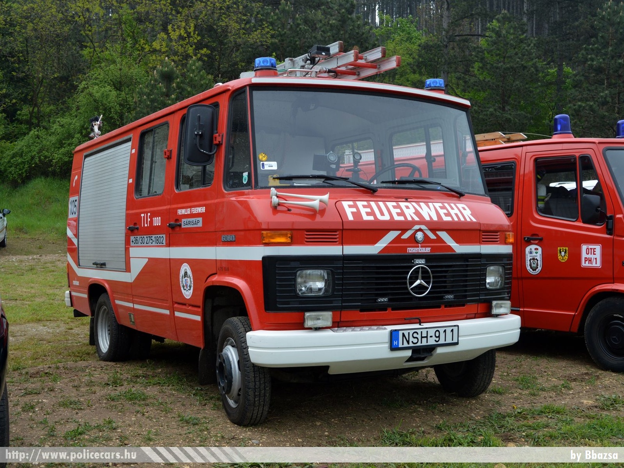 Mercedes 608D Rosenbauer, Sárisápi Önkéntes Tûzoltó Egyesület, fotó: Bbazsa
Keywords: tûzoltóautó ÖTE tûzoltóság tûzoltó magyar Magyarország fire firetruck Hungary hungarian NSH-911