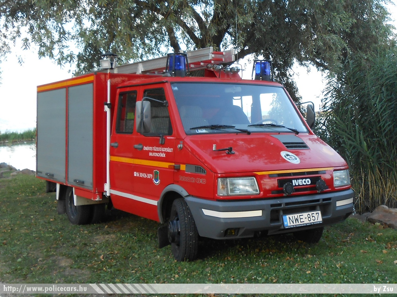 Iveco Turbo Daily 49-10, Balatongyöröki Önkéntes Tûzoltó Egyesület, fotó: Zsu
Keywords: tûzoltóautó tûzoltó ÖTE tûzoltóság magyar Magyarország NWE-857 hungarian Hungary fire firetruck