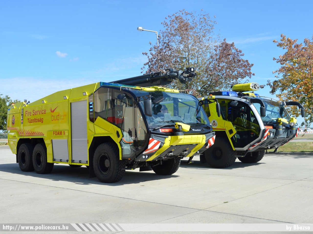 Rosenbauer Panther, Fõvárosi Katasztrófavédelmi Igazgatóság, Dél-pesti Katasztrófavédelmi Kirendeltség, Repülõtéri Tûzoltóparancsnokság, fotó: Bbazsa
Keywords: fire tûzoltóautó tûzoltóság tûzoltó magyar Magyarország katasztrófavédelem firetruck Hungary hungarian