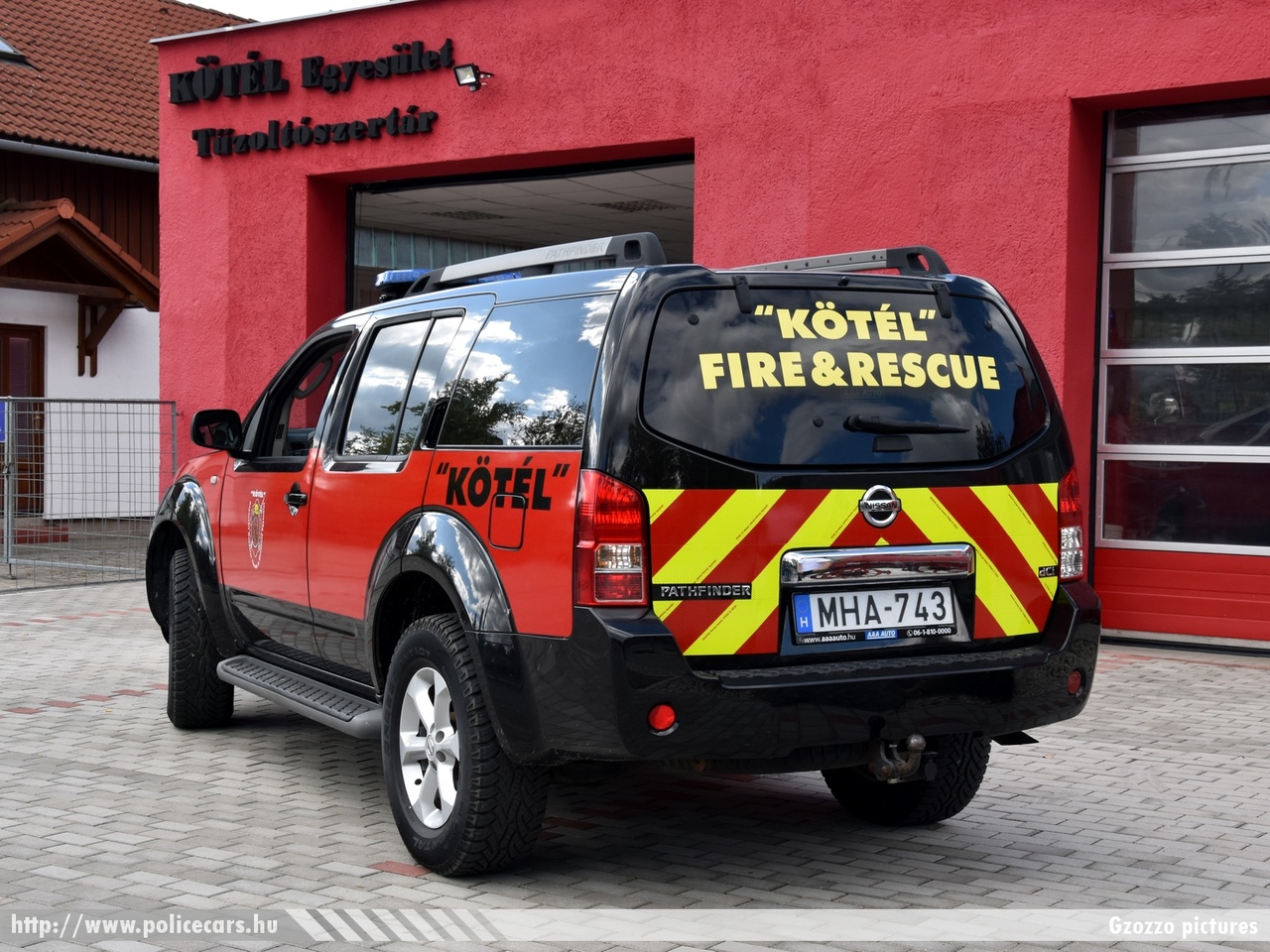 Nissan Pathfinder, „KÖTÉL” Kaposvári Önkéntes Tûzoltó és Életmentõ Egyesület, fotó: Gzozzo pictures
Keywords: MHA-743 speciális mentők tûzoltóautó tûzoltó tûzoltóság magyar Magyarország fire firetruck Hungary hungarian öte