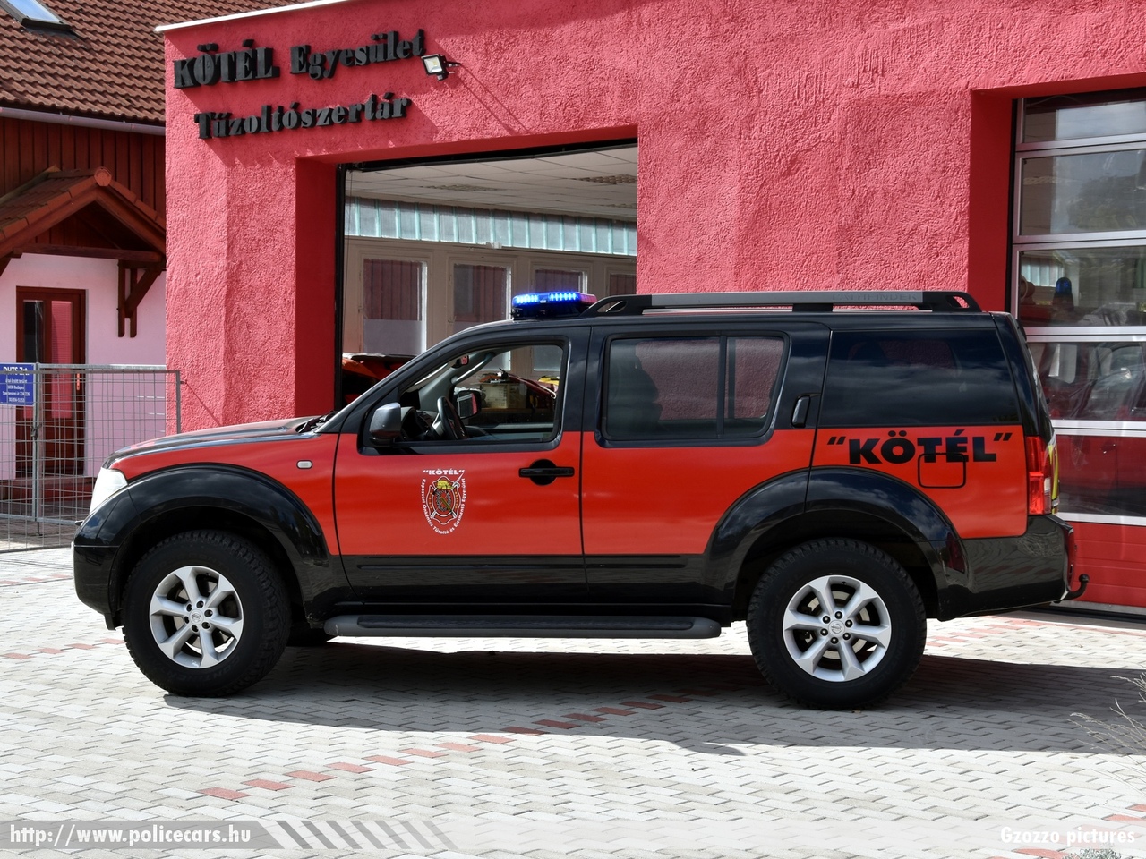 Nissan Pathfinder, „KÖTÉL” Kaposvári Önkéntes Tûzoltó és Életmentõ Egyesület, fotó: Gzozzo pictures
Keywords: MHA-743 speciális mentők tûzoltóautó tûzoltó tûzoltóság magyar Magyarország fire firetruck Hungary hungarian öte