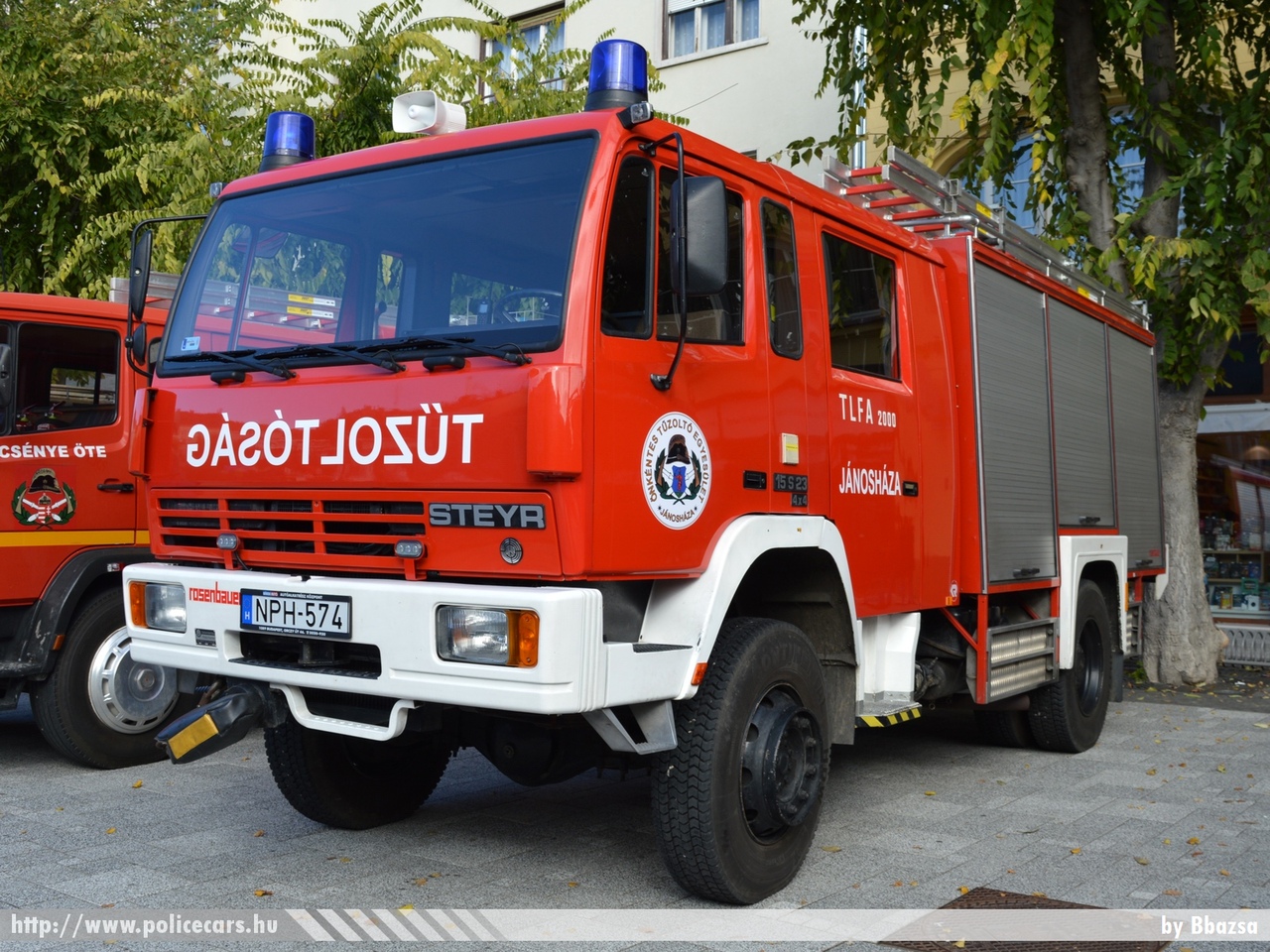 Steyr 15s23 4x4 Roenbauer, Jánosházai Önkéntes Tûzoltó Egyesület, fotó: Bbazsa
Keywords: NPH-574 tûzoltó tûzoltóautó tûzoltóság Magyarország magyar ÖTE hungarian Hungary fire firetruck