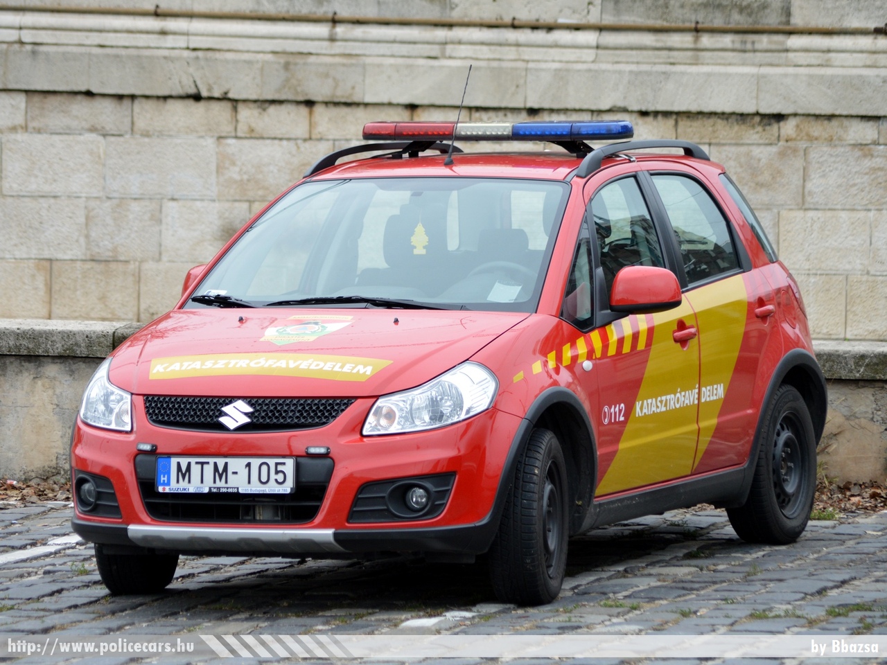 Suzuki SX4, Fõvárosi Katasztrófavédelmi Igazgatóság, fotó: Bbazsa
Keywords: MTM-105 tûzoltóautó tûzoltóság tûzoltó magyar Magyarország katasztrófavédelem fire firetruck Hungary hungarian