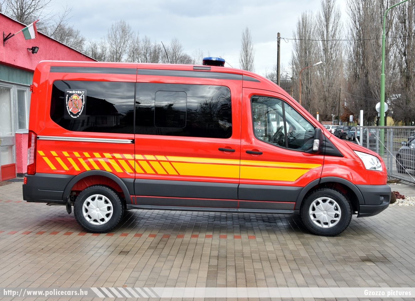 Ford Transit, „KÖTÉL” Kaposvári Önkéntes Tûzoltó és Életmentõ Egyesület, fotó: Gzozzo pictures
Keywords: PND-897 speciális mentők tûzoltóautó tûzoltó tûzoltóság magyar Magyarország fire firetruck Hungary hungarian öte