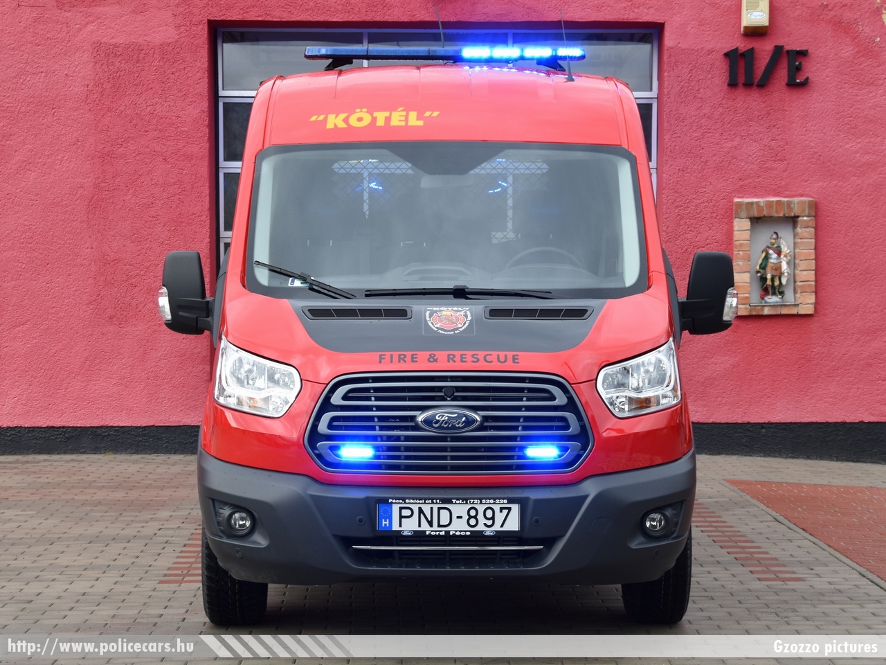 Ford Transit, „KÖTÉL” Kaposvári Önkéntes Tûzoltó és Életmentõ Egyesület, fotó: Gzozzo pictures
Keywords: PND-897 speciális mentők tûzoltóautó tûzoltó tûzoltóság magyar Magyarország fire firetruck Hungary hungarian öte