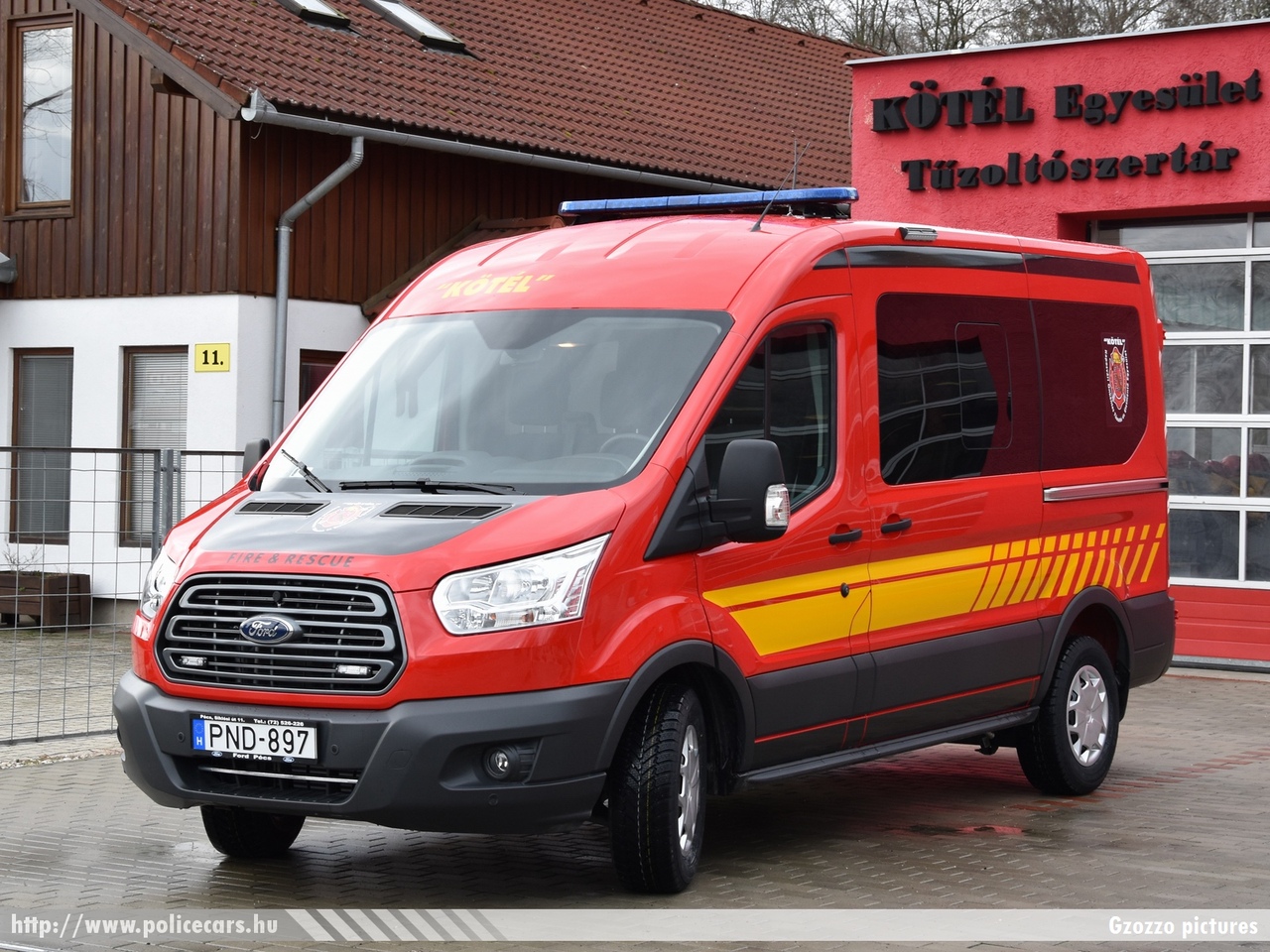 Ford Transit, „KÖTÉL” Kaposvári Önkéntes Tûzoltó és Életmentõ Egyesület, fotó: Gzozzo pictures
Keywords: PND-897 speciális mentők tûzoltóautó tûzoltó tûzoltóság magyar Magyarország fire firetruck Hungary hungarian öte