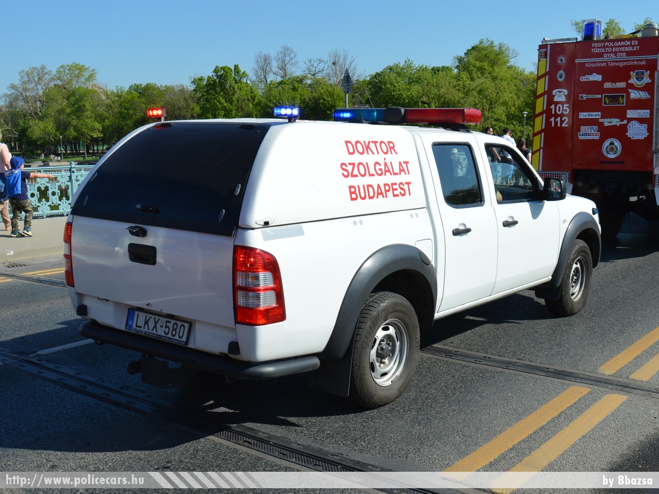 Ford Ranger, Fõvárosi Katasztrófavédelmi Igazgatóság, Doktor Szolgálat, fotó: Bbazsa
Keywords: LKX-580 tûzoltóautó tûzoltóság tûzoltó magyar Magyarország katasztrófavédelem  fire firetruck Hungary hungarian