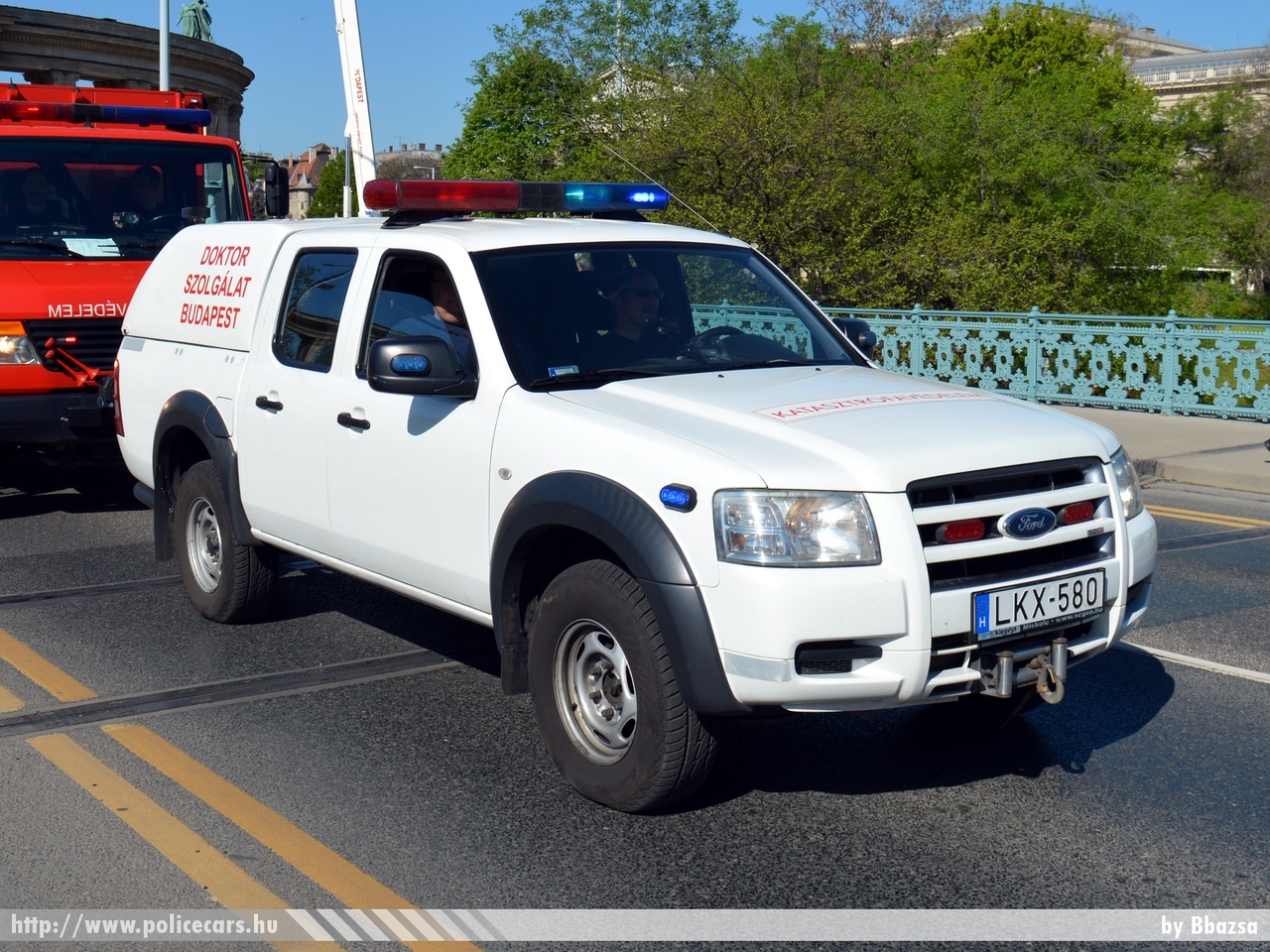 Ford Ranger, Fõvárosi Katasztrófavédelmi Igazgatóság, Doktor Szolgálat, fotó: Bbazsa
Keywords: LKX-580 tûzoltóautó tûzoltóság tûzoltó magyar Magyarország katasztrófavédelem  fire firetruck Hungary hungarian