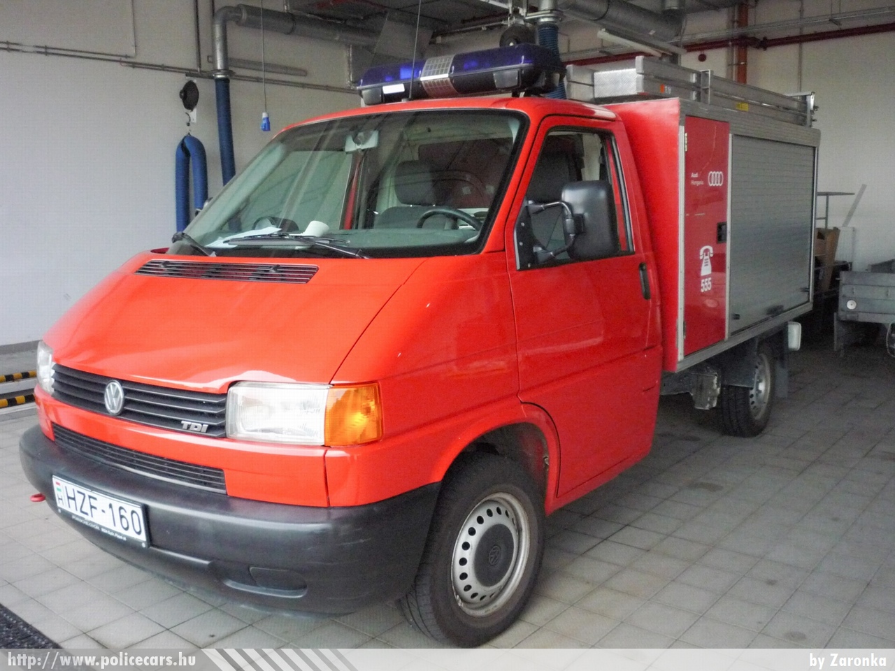 Volkswagen Transporter T4, Audi Hungaria Motor Kft., Gyõr, fotó: Zaronka
Keywords: létesítményi tûzoltó tûzoltóautó tûzoltóság magyar Magyarország HZF-160 fire firetruck Hungary hungarian