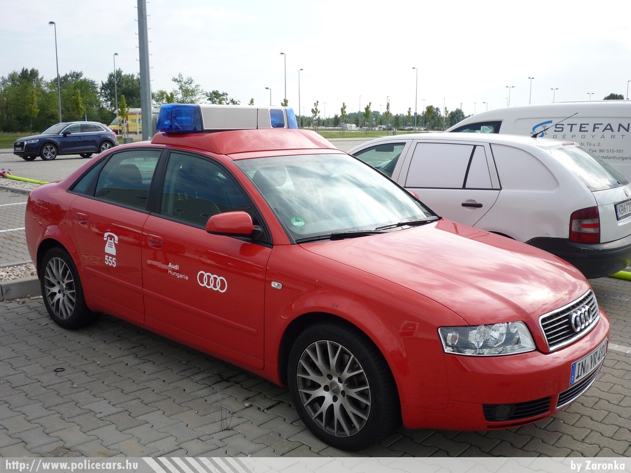 Audi A4, Audi Hungaria Motor Kft., Gyõr, fotó: Zaronka
Keywords: tûzoltó tûzoltóautó tûzoltóság magyar Magyarország létesítményi fire firetruck Hungary hungarian