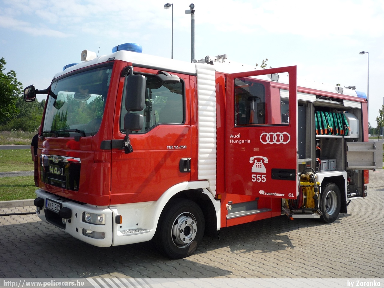 MAN TGL12.250 Rosenbauer CL, Audi Hungaria Motor Kft., Gyõr, fotó: Zaronka
Keywords: MKZ-907 létesítményi tûzoltó tûzoltóautó tûzoltóság magyar Magyarország fire firetruck Hungary hungarian