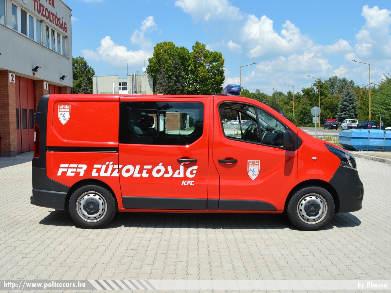 Opel Vivaro, [url=http://www.fer.hu/]FER Tûzoltóság[/url], Százhalombatta, fotó: Bbazsa
Keywords: NFU-805 létesítményi tûzoltó tûzoltóautó tûzoltóság magyar Magyarország fire firetruck Hungary hungarian