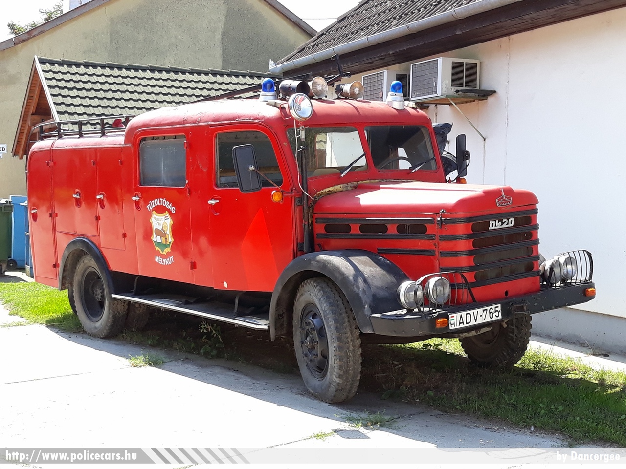 Csepel D420, Mélykúti Önkéntes Tûzoltó Egyesület, fotó: Dancergee
Keywords: ÖTE magyar Magyarország tûzoltó tûzoltóautó tûzoltóság Hungary hungarian fire firetruck ADV-765