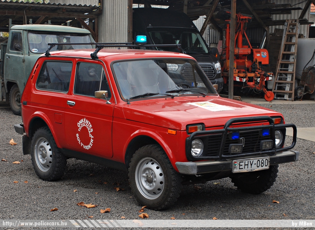Lada VAZ 2121 Niva, Soltvadkerti Önkormányzati Tûzoltóparancsnokság, fotó: MBen
Keywords: tûzoltóautó tûzoltó ÖTP tûzoltóság magyar Magyarország fire firetruck Hungary hungarian EHY-080