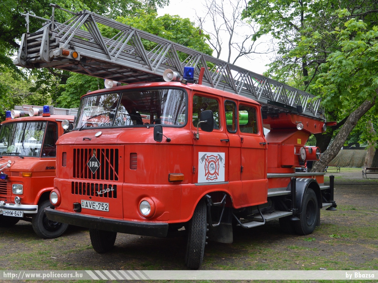 IFA W50L, Tárnoki Önkéntes Közhasznú Tûzoltó Egyesület, fotó: Bbazsa
Keywords: ÖTE magyar Magyarország tûzoltó tûzoltóautó tûzoltóság Hungary hungarian fire firetruck AVE-752