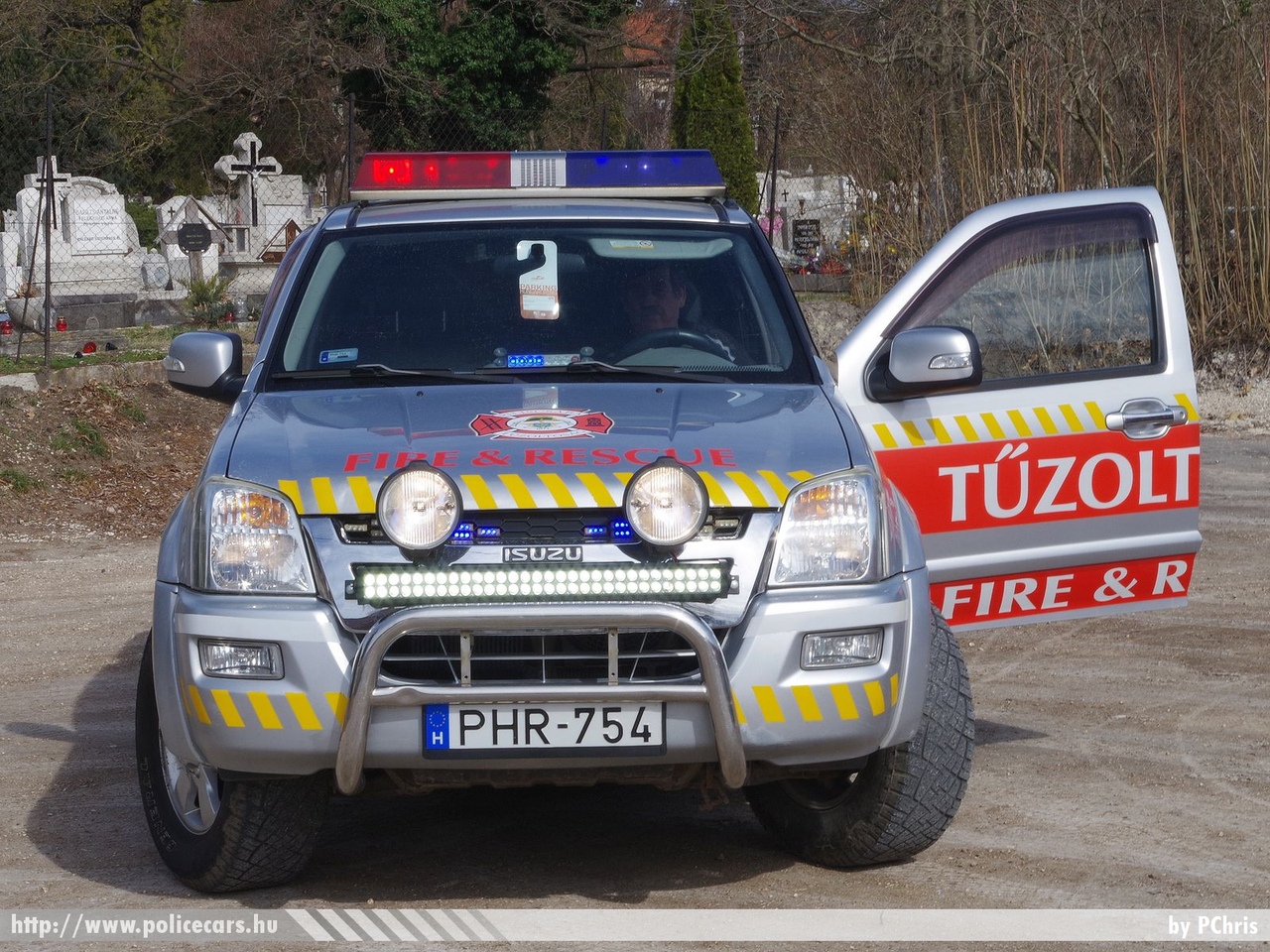 Isuzu D-Max, Piliscsabai Nagyközségi Önkéntes Tûzoltó Egyesület, fotó: PChris
Keywords: ÖTE magyar Magyarország tûzoltó tûzoltóautó tûzoltóság Hungary hungarian fire firetruck  PHR-754