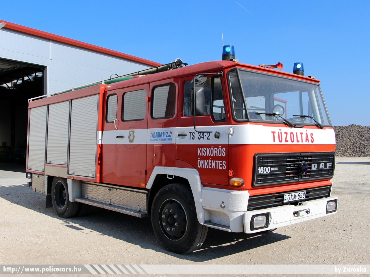 DAF 1600 Turbo, Kiskõrös Város Önkéntes Tûzoltó Egyesület, fotó: Zaronka
Keywords: ÖTE magyar Magyarország tûzoltó tûzoltóautó tûzoltóság Hungary hungarian fire firetruck GXM-698
