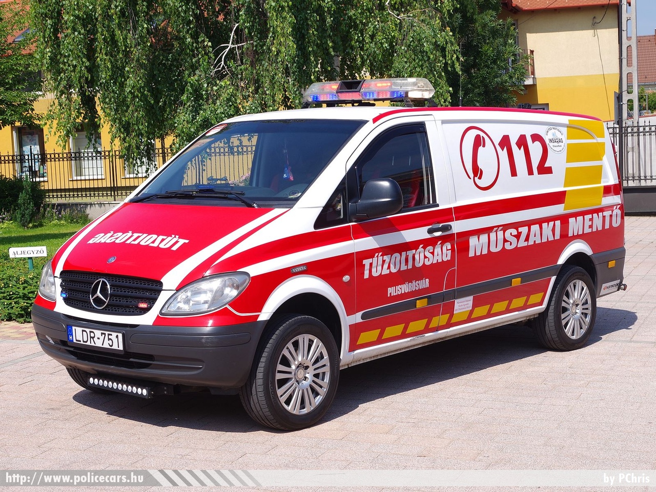 Mercedes Vito, Pilisvörösvári Önkéntes Tûzoltó Egyesület, fotó: PChris
Keywords: ÖTE magyar Magyarország tûzoltó tûzoltóautó tûzoltóság Hungary hungarian fire firetruck LDR-751