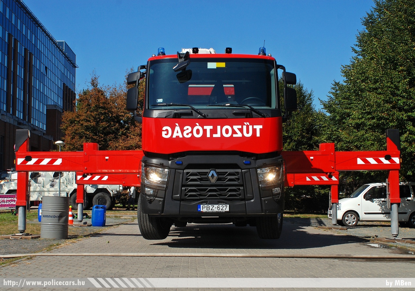 Renault Bronto Skylift FL60XR, [url=http://www.atomix.hu/atu]Atomix Kft. Paksi Atomerõmû Tûzoltóság[/url], fotó: MBen
Keywords: létesítményi tûzoltó tûzoltóautó tûzoltóság magyar Magyarország fire firetruck Hungary hungarian PBZ-627