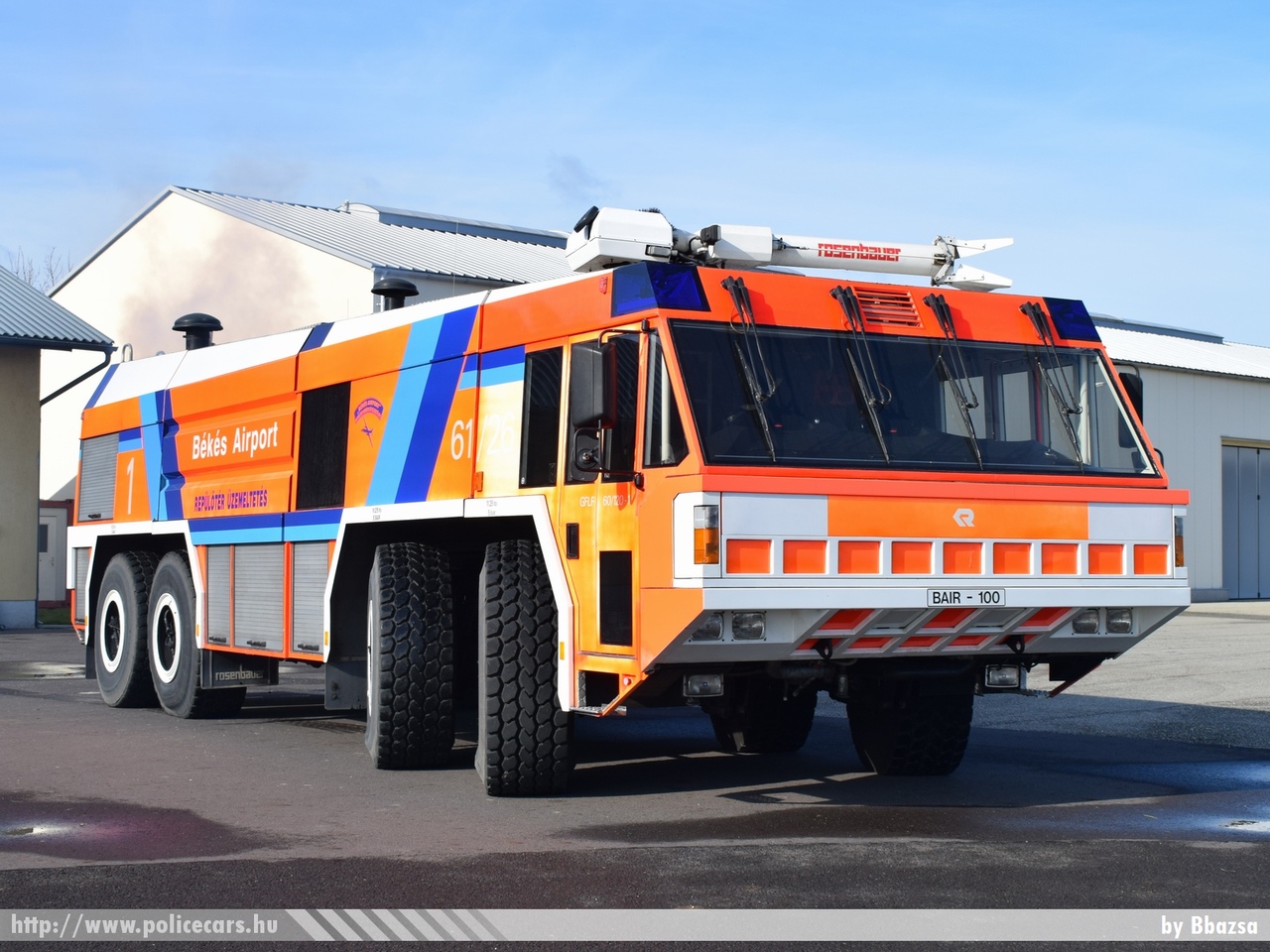 Rosenbauer Simba 8x8 GFLF, Békés Airport, Békéscsaba, fotó: Bbazsa
Keywords: létesítményi tûzoltó tûzoltóautó tûzoltóság magyar Magyarország fire firetruck Hungary hungarian