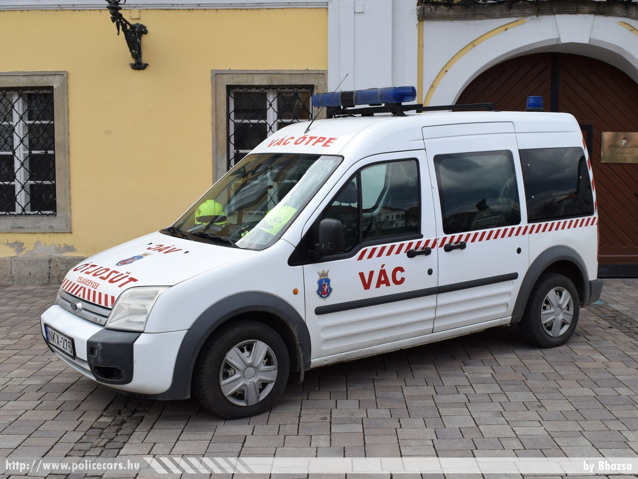 Ford Tourneo Connect, Váci Önkéntes Tûzoltó és Polgárõr Egyesület, fotó: Bbazsa
Keywords: tûzoltó tûzoltóautó tûzoltóság magyar Magyarország ÖTE hungarian Hungary fire firetruck NKX-276