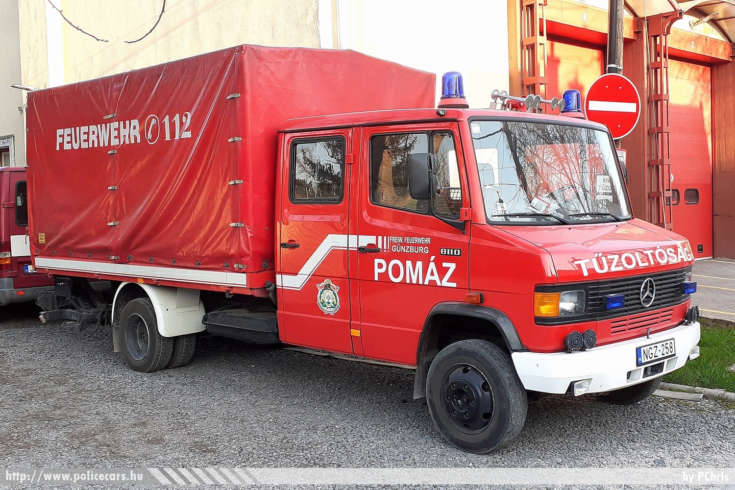 Mercedes-Benz Vario 811D, Pomázi Önkormányzati Önkéntes Tûzoltóság, fotó: PChris
Keywords: tûzoltó tûzoltóautó tûzoltóság magyar Magyarország ÖT hungarian Hungary fire firetruck NGZ-258