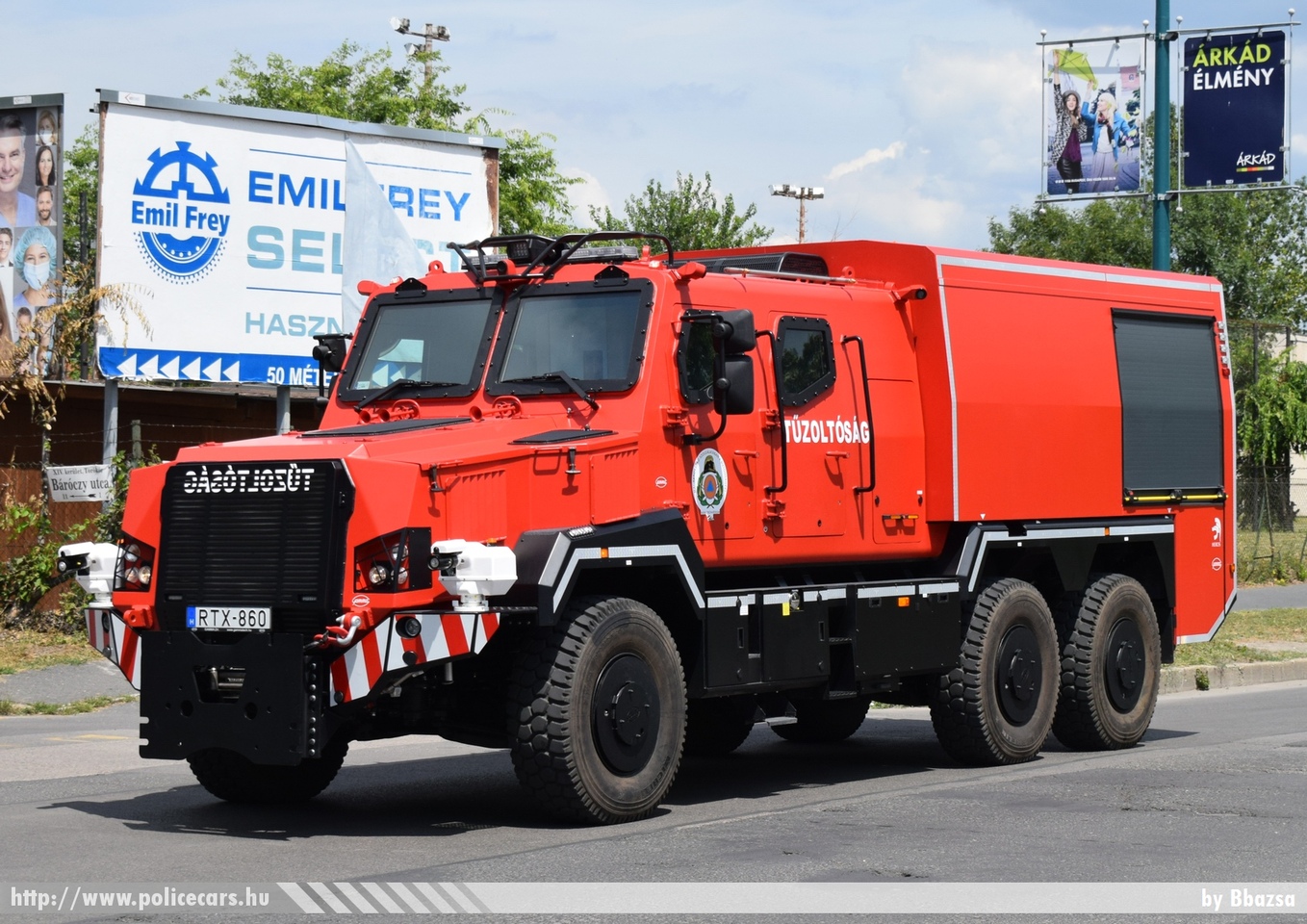 Komondor RDO4336, ? Megyei Katasztrófavédelmi Igazgatóság, fotó: Bbazsa
Keywords: tûzoltóautó tûzoltó tûzoltóság magyar Magyarország katasztrófavédelem fire firetruck Hungary hungarian RTX-860