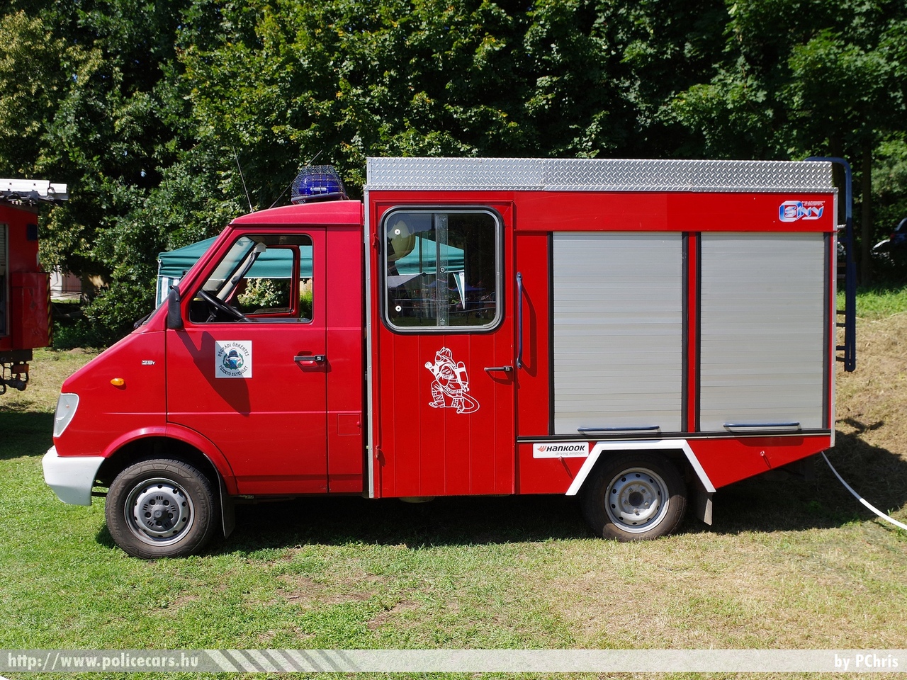 Daewoo Lublin 3, Nógrádi Önkéntes Tûzoltó Egyesület, fotó: PChris
Keywords: tûzoltó tûzoltóautó tûzoltóság magyar Magyarország ÖTE hungarian Hungary fire firetruck RFA-260